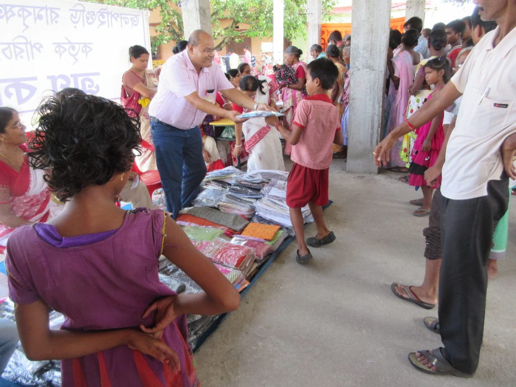 Jalpaiguri-Cloth-Distribution-August-2016